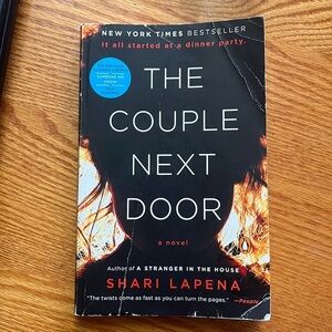 The Couple Next Door book 308pgs 🎉host pick🎉